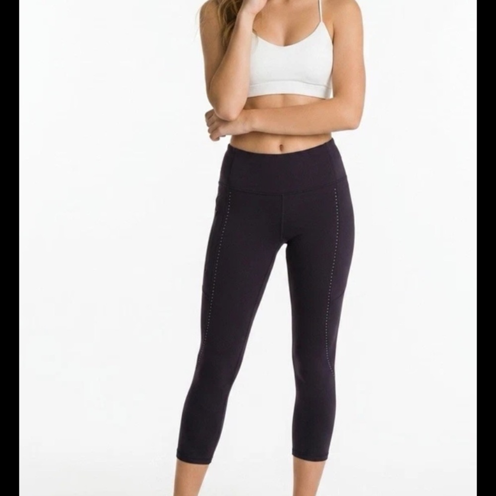 Lululemon Leggings Women’s Midnight Blue Size 6 Extra Mile Crop Reflective